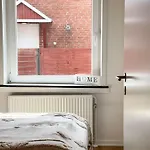 Scandinavian House Hotel- Holbol, بيت للعطل