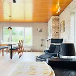 Scandinavian House Hotel- Holbol, بيت للعطل