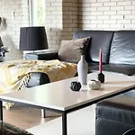 Scandinavian House Hotel- Holbol, بيت للعطل *