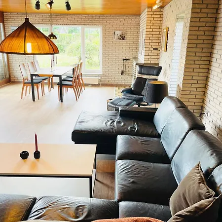 Scandinavian House Hotel- Holbol, 別荘 *